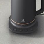 Czajnik ELECTROLUX E7K1-6BP z regulacją temperatury