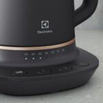 Czajnik ELECTROLUX E7K1-6BP z regulacją temperatury
