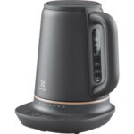 Czajnik ELECTROLUX E7K1-6BP z regulacją temperatury