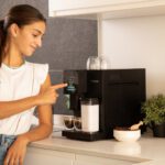 Ekspres CECOTEC Cremmaet Compactccino Czarny